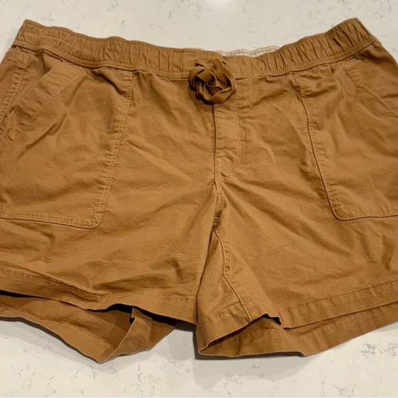 Women's Tan Casual Shorts the north face size xl - Picture 1 of 6